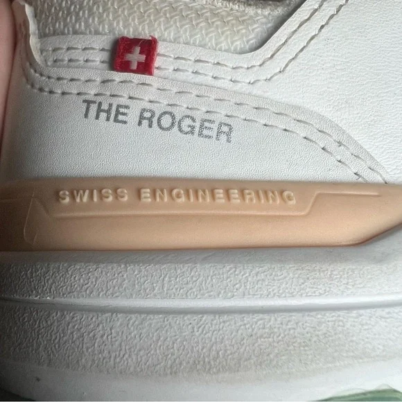 Kids On The Roger Pro Shoes Sz 3.5Y Big Kid School Basketball Sneaker On Clouds - Picture 12 of 14